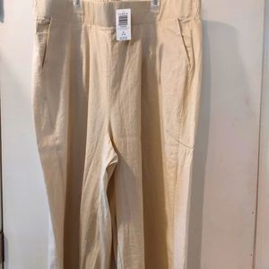 Torrid Sz 18/20 new with tags crop pants